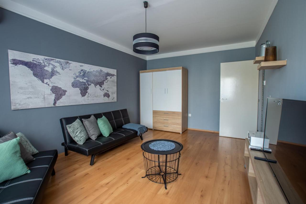 Center Home Apartman Oroshaza Bagian luar foto