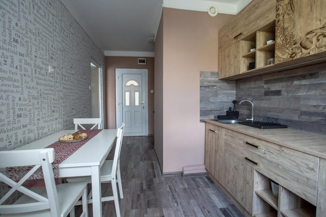 Center Home Apartman Oroshaza Bagian luar foto